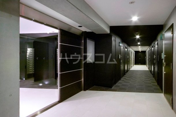 20/30 エントランス