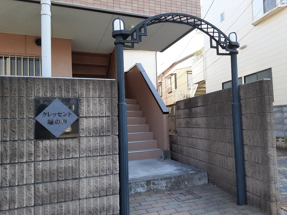 27/30 エントランス