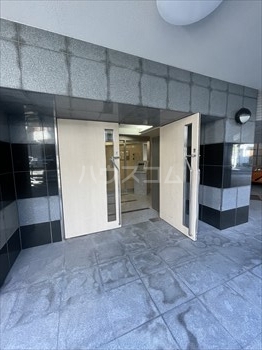 2/3 エントランス