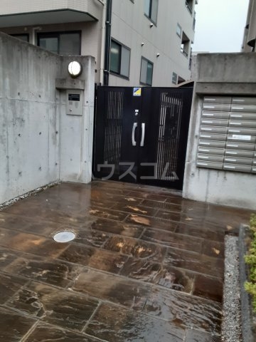 18/28 エントランス