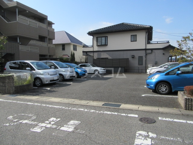 25/30 駐車場