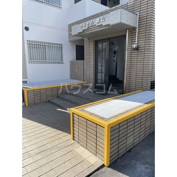 18/30 エントランス