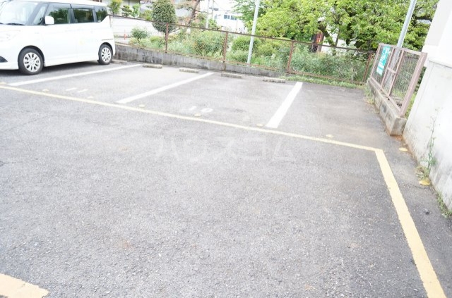 26/30 駐車場