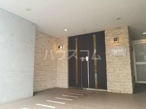 28/30 エントランス