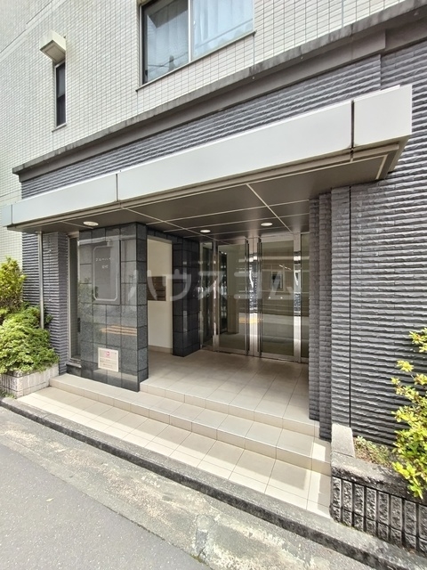 22/30 エントランス