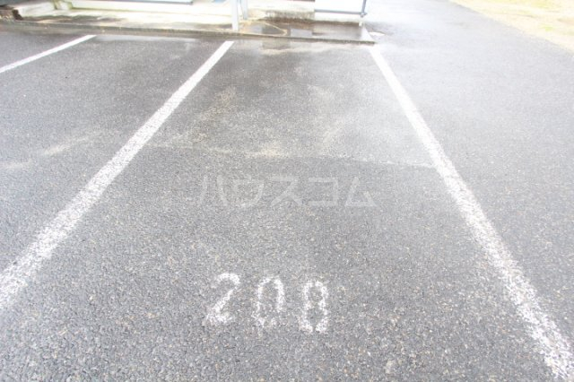 19/28 駐車場