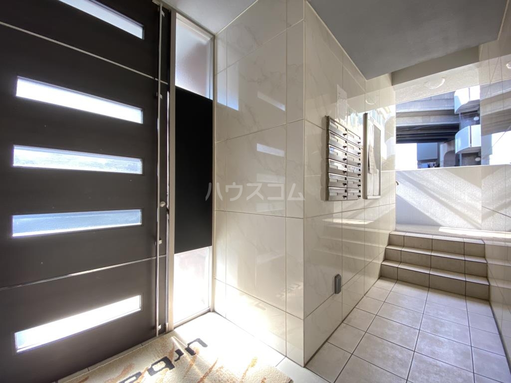 15/21 エントランス