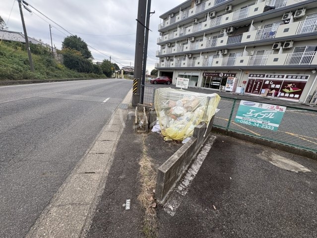 25/30 駐車場