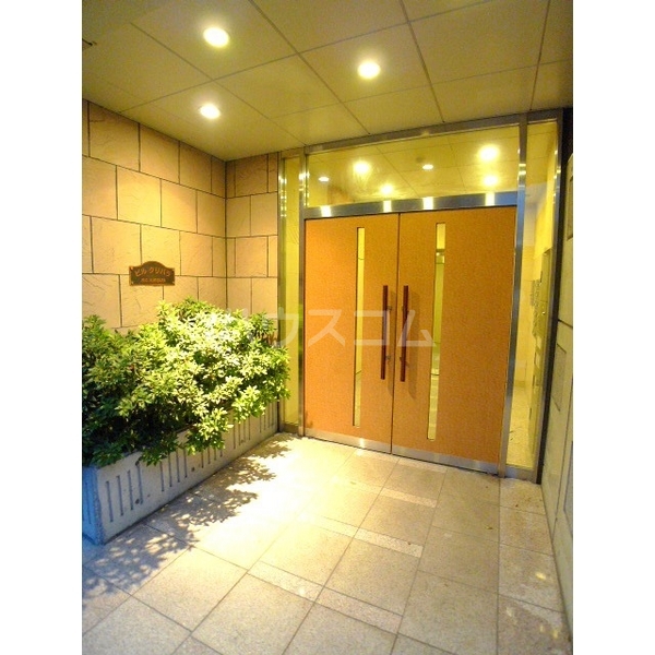 16/26 エントランス