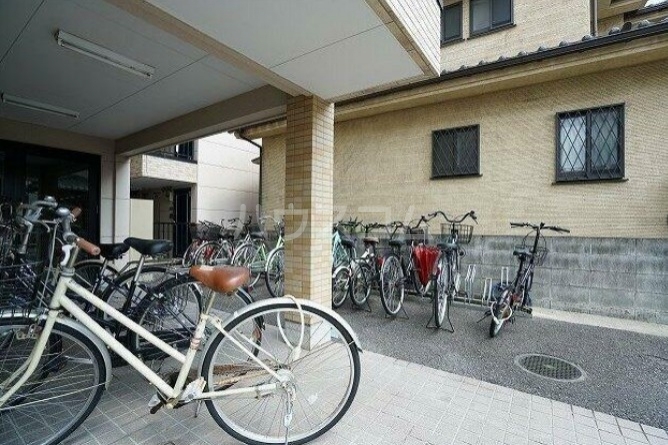 14/23 エントランス