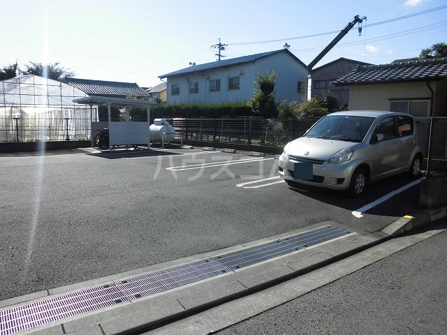 25/25 駐車場