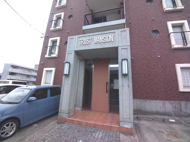 16/25 エントランス