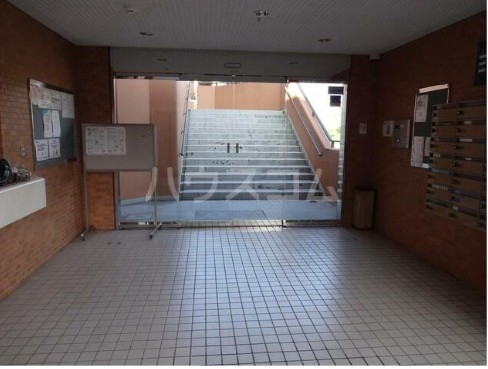 14/17 エントランス