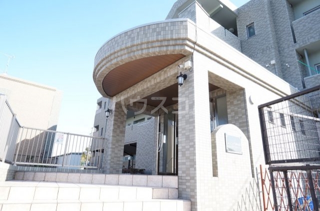 2/4 エントランス