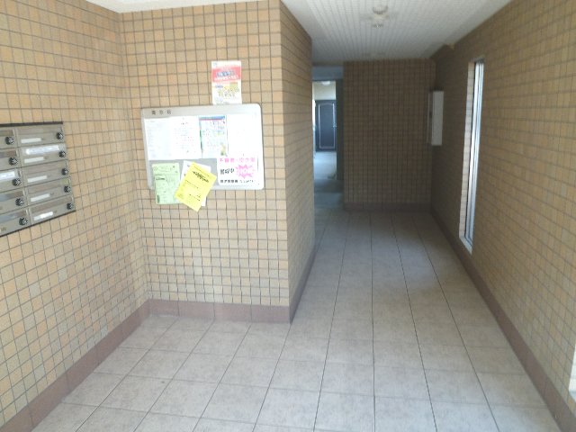 21/30 エントランス