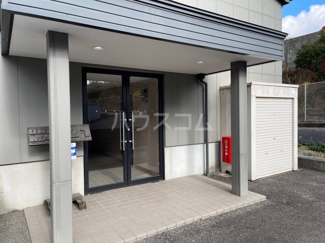 21/30 エントランス