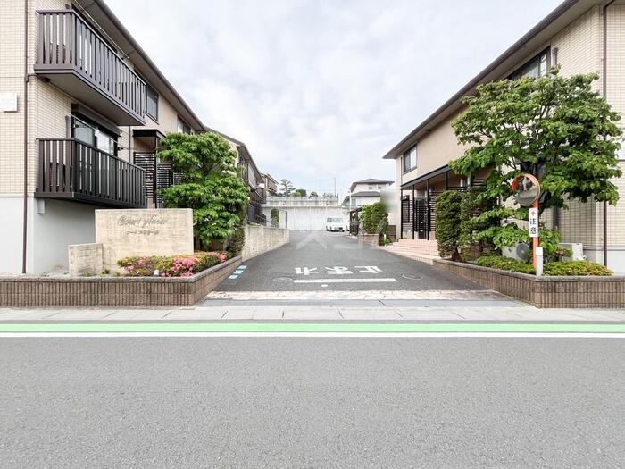 13/22 エントランス