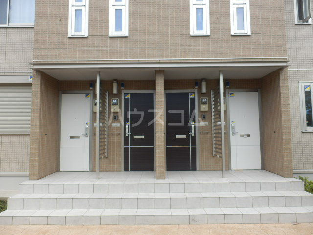 24/30 エントランス