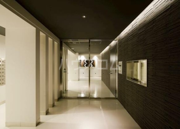 18/22 エントランス