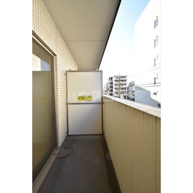 18/28 バルコニー