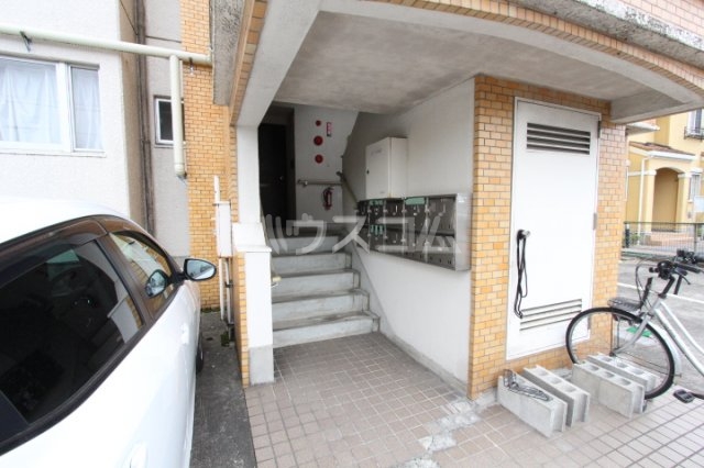 20/27 エントランス