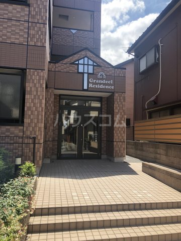 2/3 エントランス