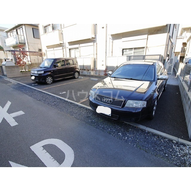 14/20 駐車場