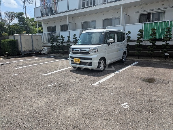 2/4 駐車場