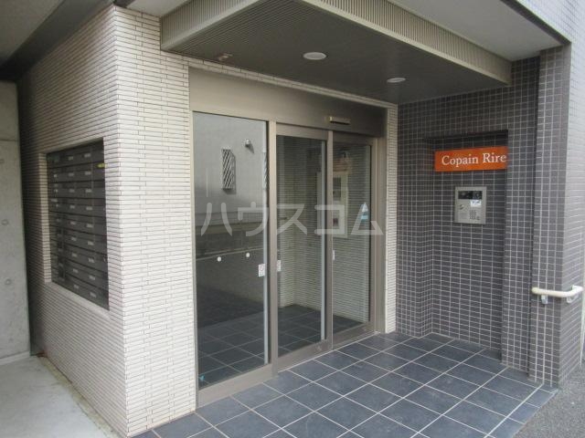 23/30 エントランス