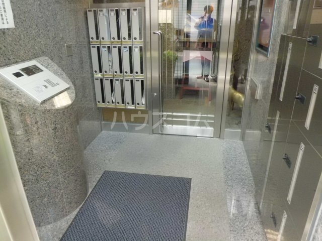 14/25 エントランス