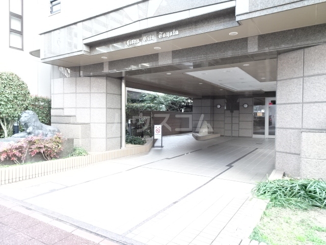 22/30 エントランス