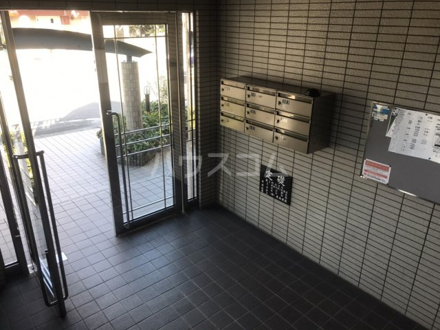 20/26 エントランス