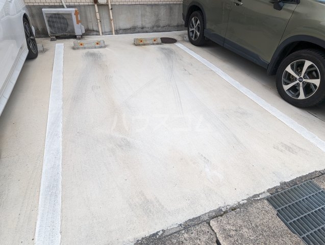 21/29 駐車場