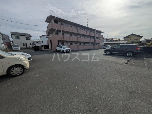 18/22 駐車場