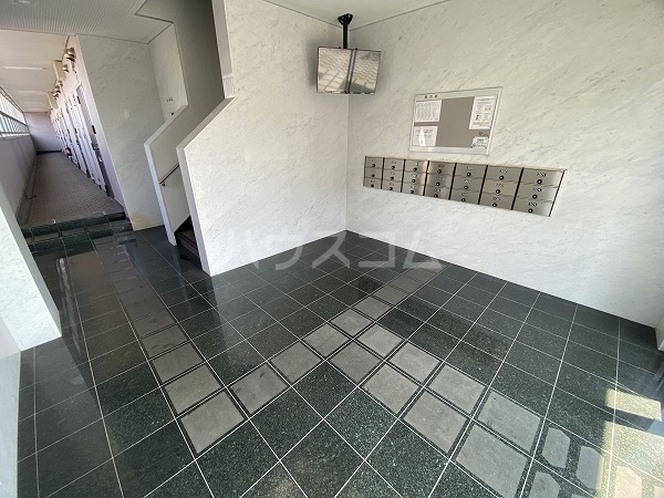 24/30 エントランス