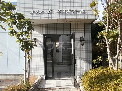 20/29 エントランス