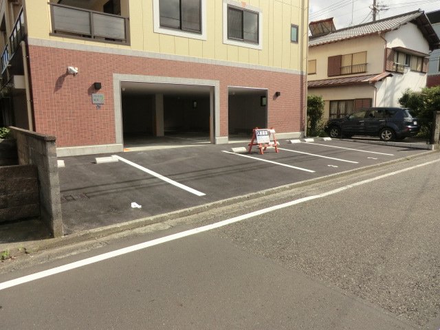 2/4 駐車場