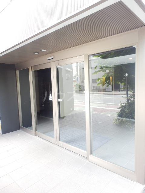 22/30 エントランス