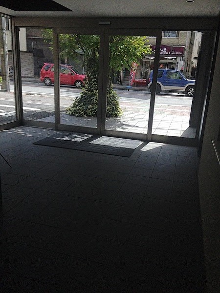 21/30 エントランス