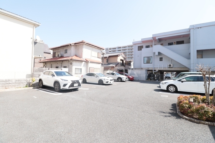 18/24 駐車場