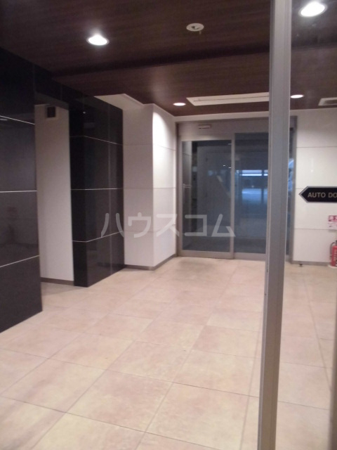 25/26 エントランス