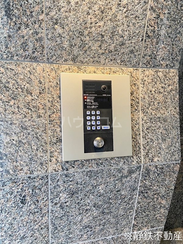 22/30 エントランス