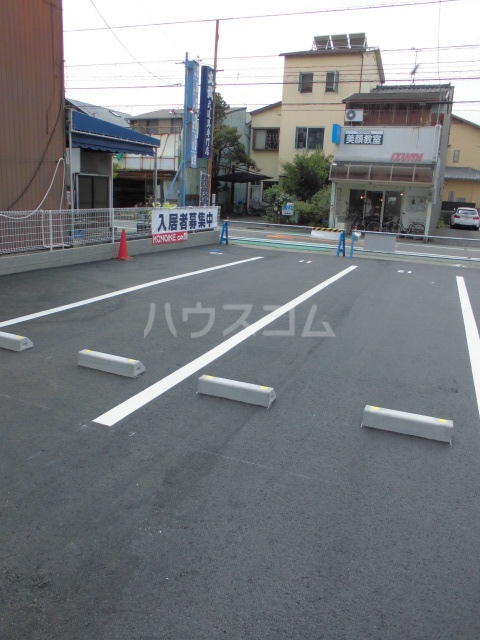 20/20 駐車場