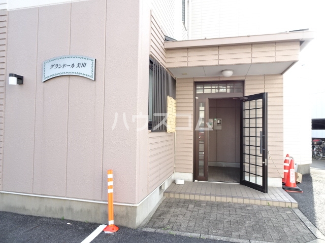 2/3 エントランス