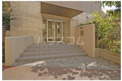 5/5 エントランス