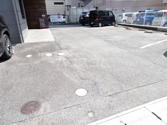 22/30 駐車場