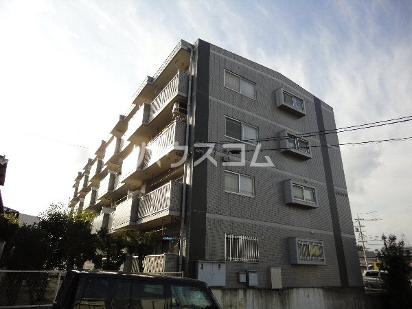 25/30 エントランス