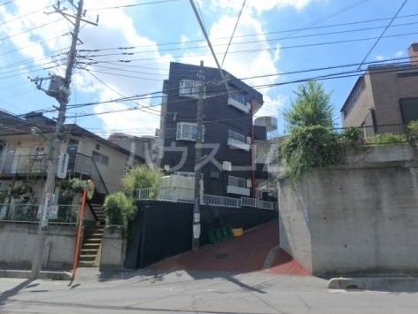 22/25 エントランス