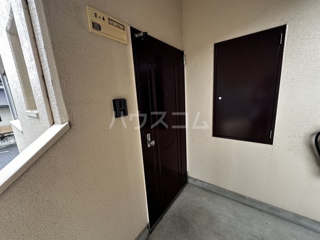 23/30 エントランス