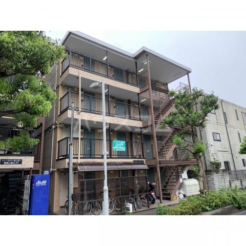 22/30 エントランス